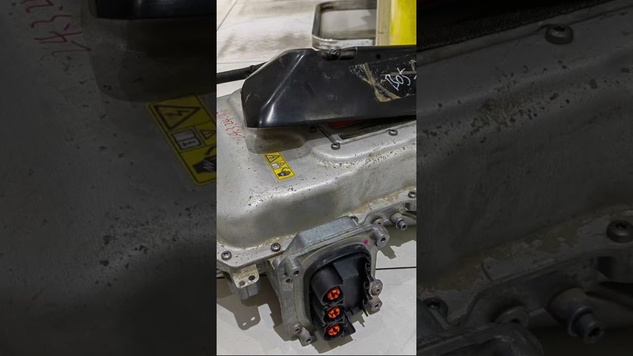 BMW F18 530Le EME repair. This EME looks very similar to the ones in the i3 and i8 