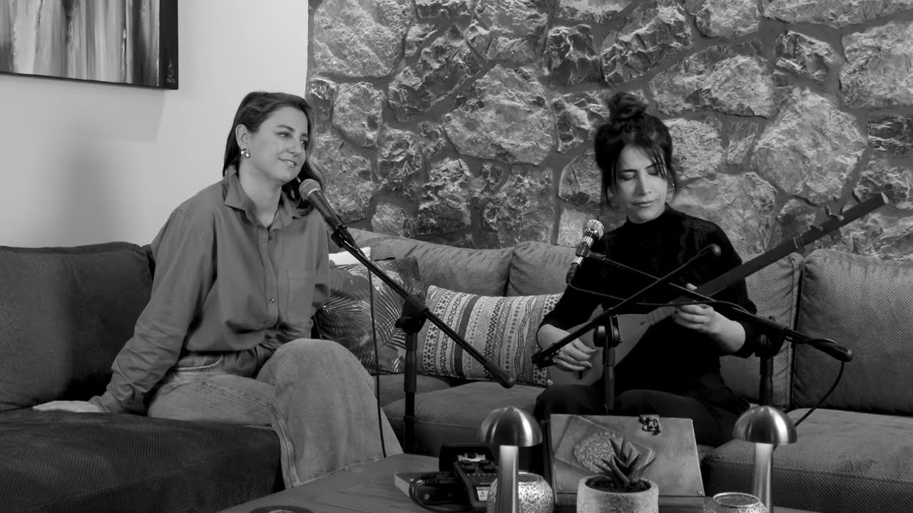 Ayfer Vardar & Dilek Türkan - Evlerinin Önü Mersin #akustik @dilekturkanmuzik