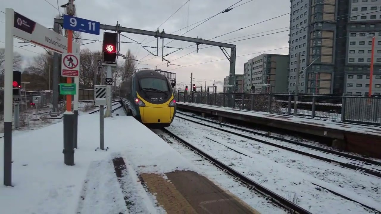 Tuesday snowing day of train action at Wolverhampton; WCML 6/1/2026