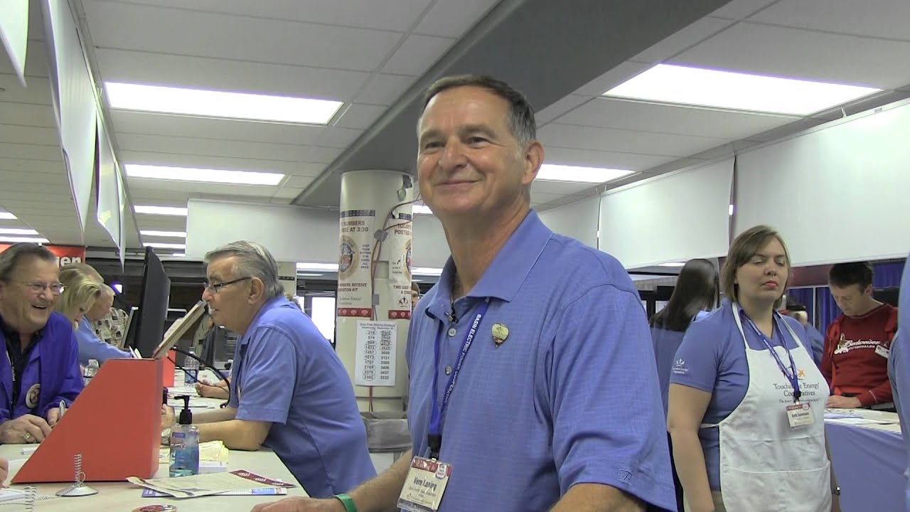 Basin Electric retiree volunteers at Norsk Hostfest