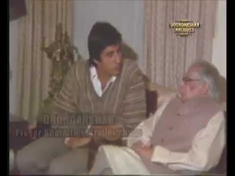 Dr Harivansh Rai Bachchan with Mrs Teji Bachchan  Amitabh Bachchan and Jaya Bachchan SrBachchan  h