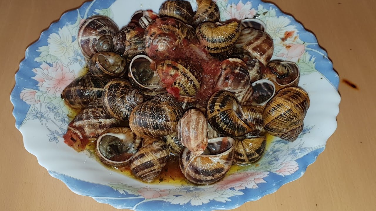 Σαλιγκάρια στο τηγάνι με ντομάτα! #Snails in the pan with tomato