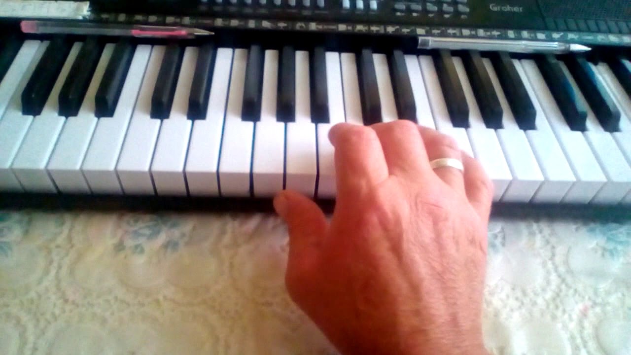 Спит придорожная трава. разбор на синтезаторе - YouTube