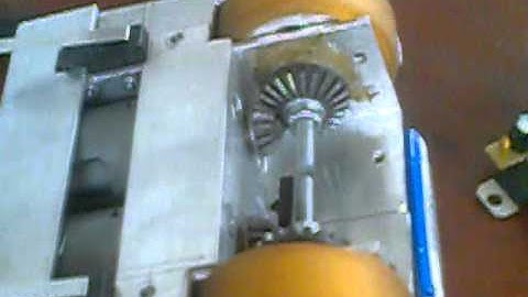 ARDUINO Mini Sumo Robot "Destroyer 3000": First Life Response