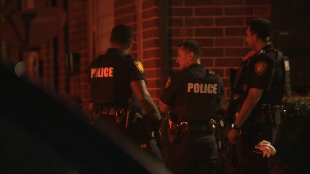 Standoff at West Side apartment complex ends, San Antonio police say ...