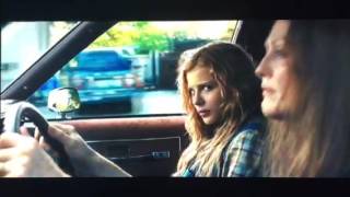 Carrie 2013 | Margaret picks up Carrie