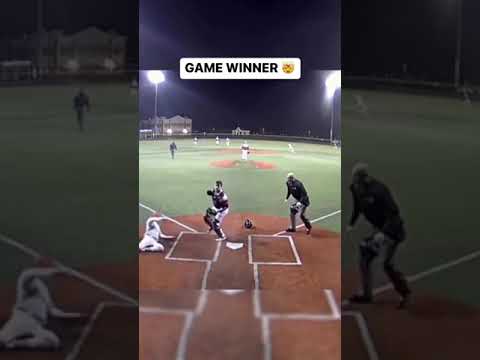 The ending to this game was WILD 😳 (via @batflipbombz) #shorts