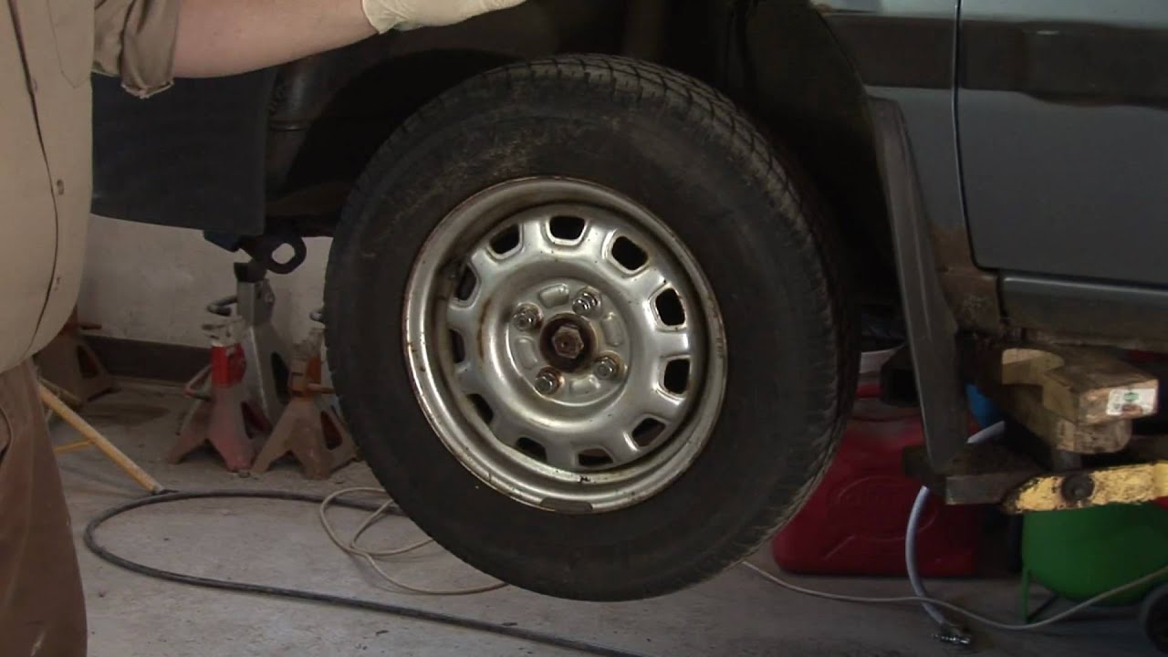 Auto Repair Replacing Lug Nuts & Bolts YouTube