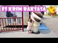 Es Krim Vanilla Cokelat | Ada patung es krimnya...