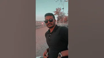 شاب مصري يغني بدون صوت 