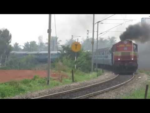 22133 Solapur - Yeshvanthpur SF Express chuggs towards its final destination !!