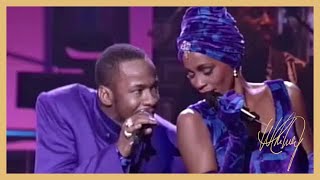 Whitney Houston - Something in Common (Live from The 8th Annual Soul Train Music Awards, 1994)