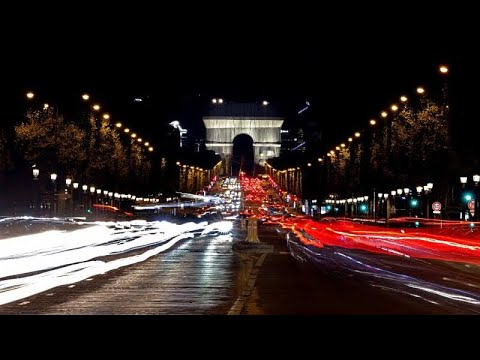 ماكرون يدشن قوس النصر في حلته الجديدة ويقول الحلم بات حقيقة بعد 60 عاما