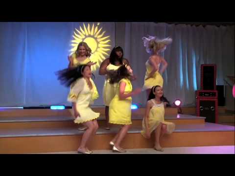 (+) Glee-- HaloWalking On Sunshine