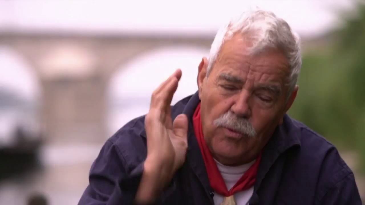Mon histoire de Loire : Un constructeur de bateau à Gien bateau mouche pont neuf