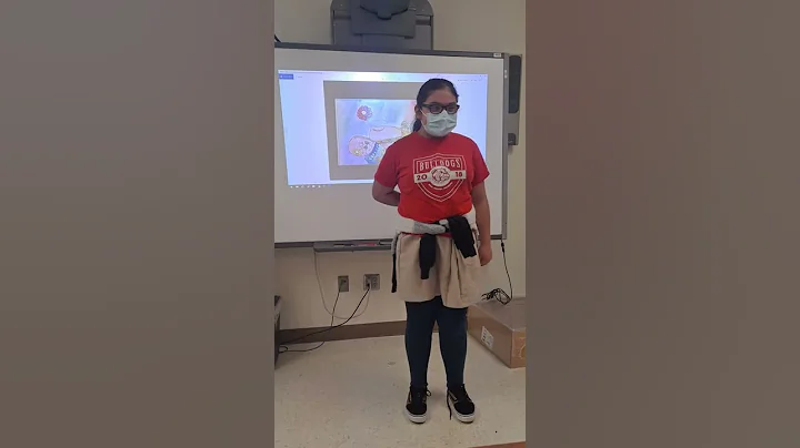 Xiomara Explaining her art
