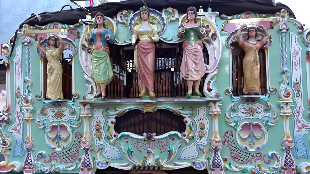 Draaiorgel de Mercurius speelt Sinterklaasliedjes