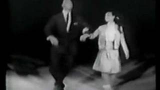 Video thumbnail of "'For Me And My Gal': Liza Minnelli and Gene Kelly"