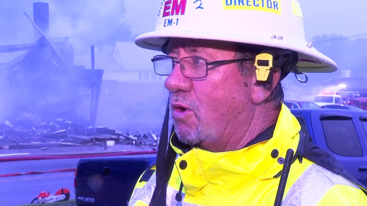Well-Known Auto Shop Catches Fire - YouTube