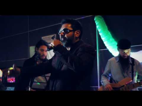 RUGIR DE LA MUJER TWIN LIONS/Kary Alejandre