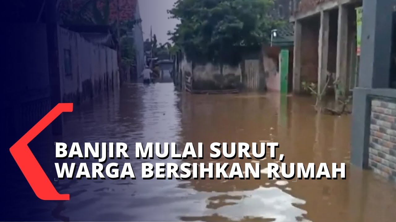 Banjir Luapan Sungai Mulai Surut, Warga Bersihkan Rumah