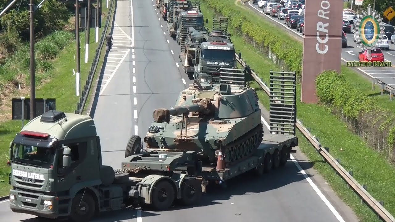 CARRETAS COM BLINDADOS DO EXÉRCITO