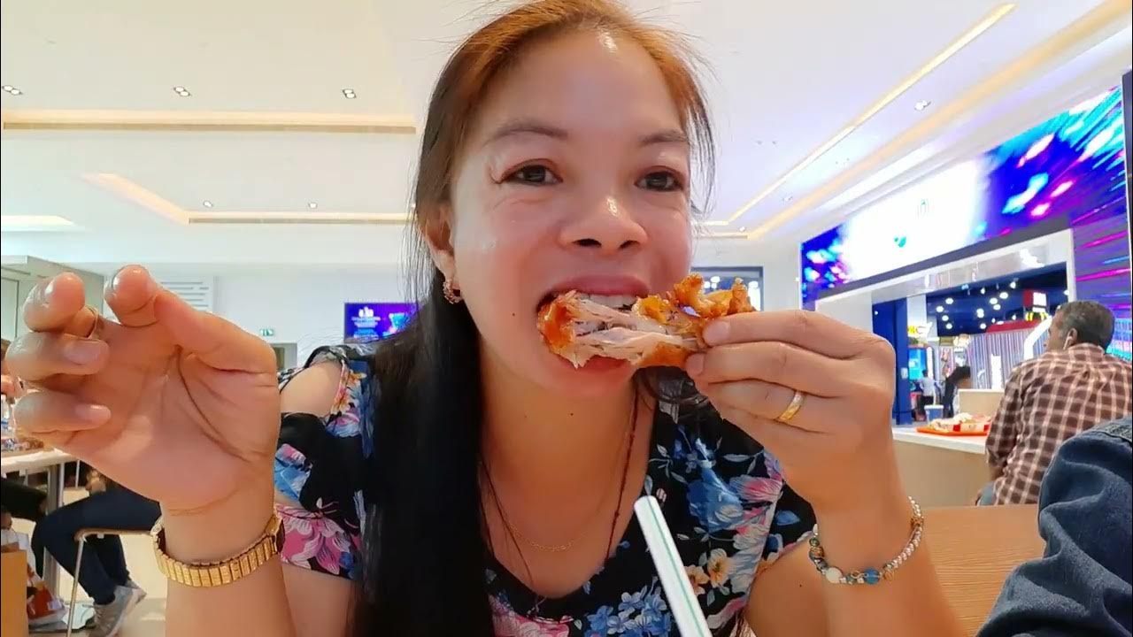 MY FAVORITE MEAL/EATING WITH MY NEW FRIENDS - YouTube