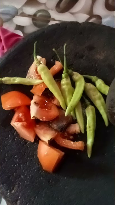 Bikin sambel goang