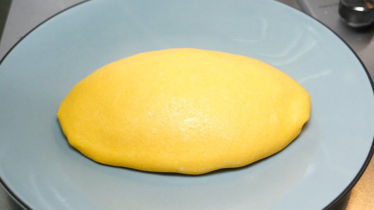 まるでアニメの世界？！表面がツルツルなインスタ映えすぎる2種類のオムライスの作り方