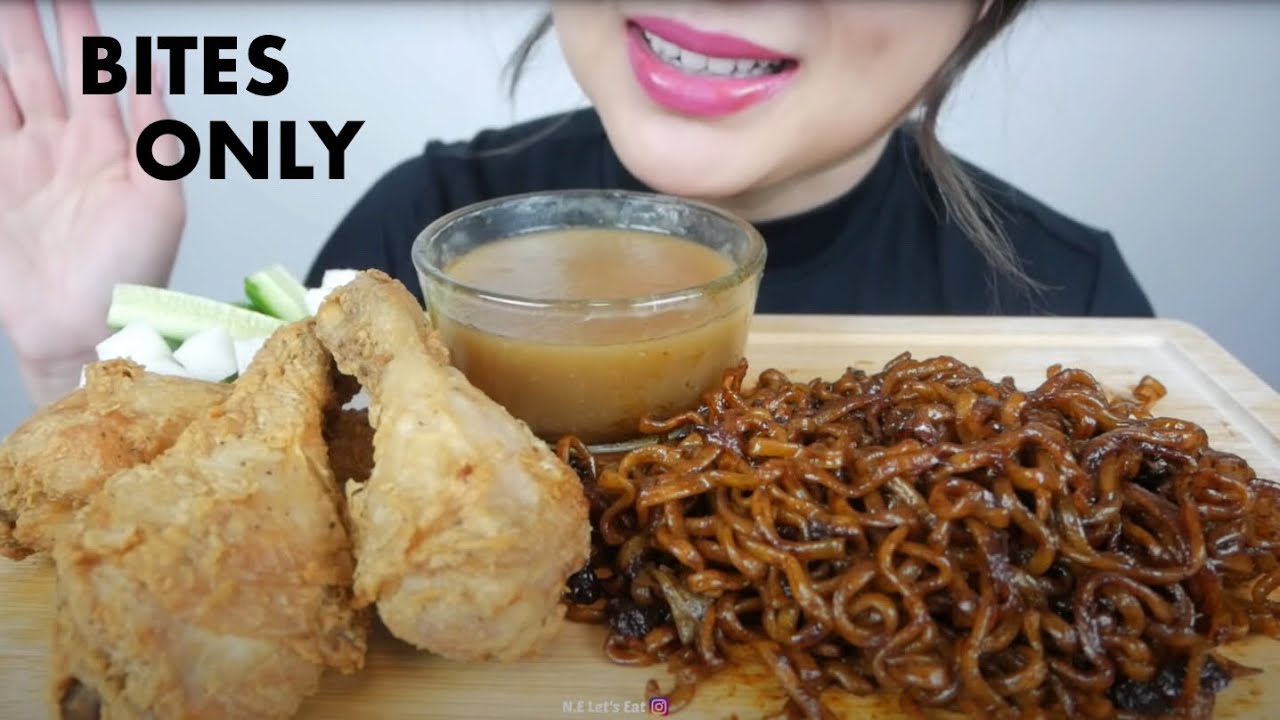 ne let's eat *bites only* FRIED CHICKEN & BLACK BEAN NOODLES - YouTube