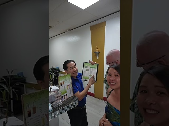 At "I Love Pho" with owner Tan in Cape Coral, Florida | LIVE Broadcast | Insider Networking | 22 - 1 episode artwork