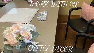 VLOGMAS #3 GO TO WORK WITH ME | NEW OFFICE DECOR