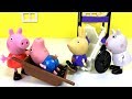 PEPPA Y REBBECA ENFERMERAS LLEVAN A GEORGE Y RICHARD AL HOSPITAL DE JUGUETE - CUENTOS DE PEPPA PIG