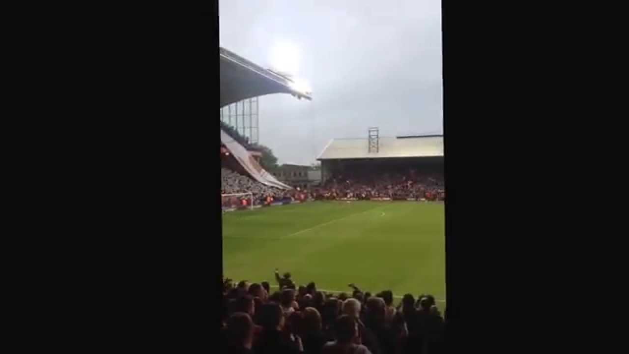 Palace v Liverpool - Players enter the pitch