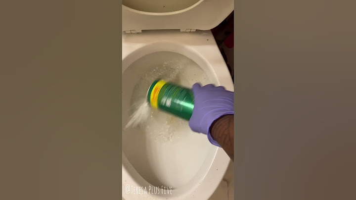 CLEANING 🧼 MY GRANDMA’S BATHROOM! I HAVEN’T CLEANED IT IN MONTHS 🥴
