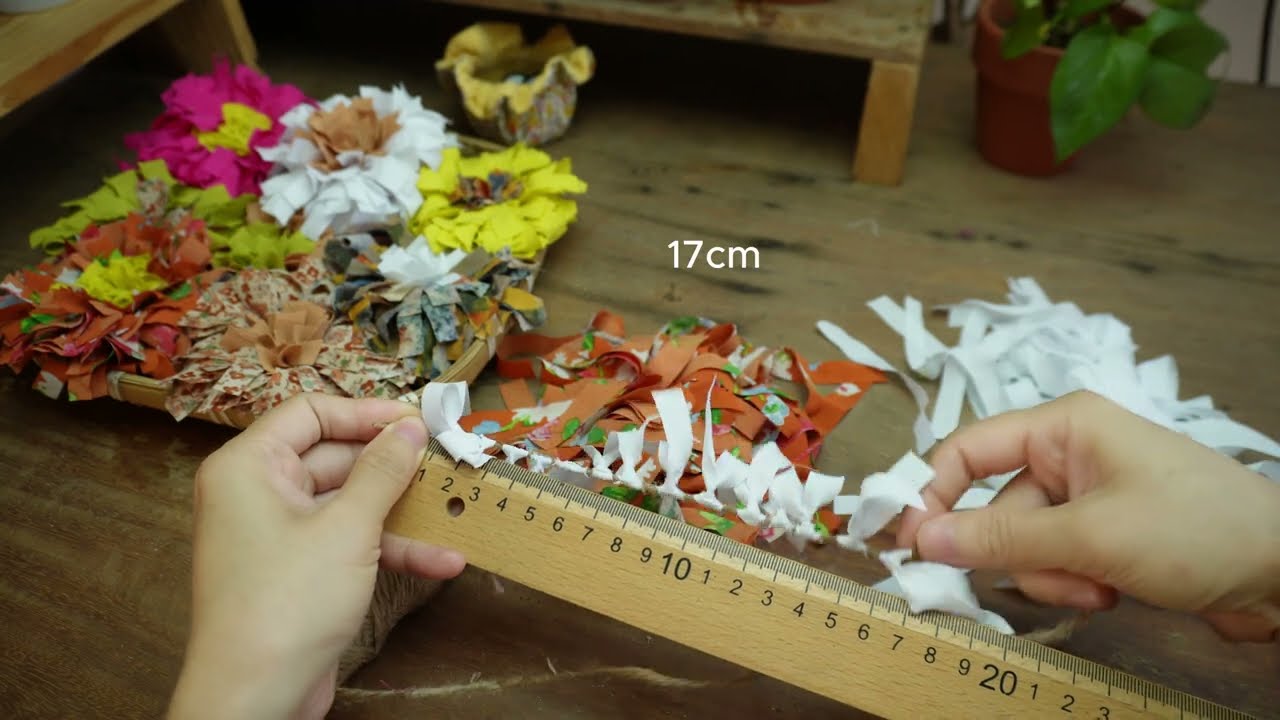 Making a Flower Rug from Fabric Scraps | Yuu Pham