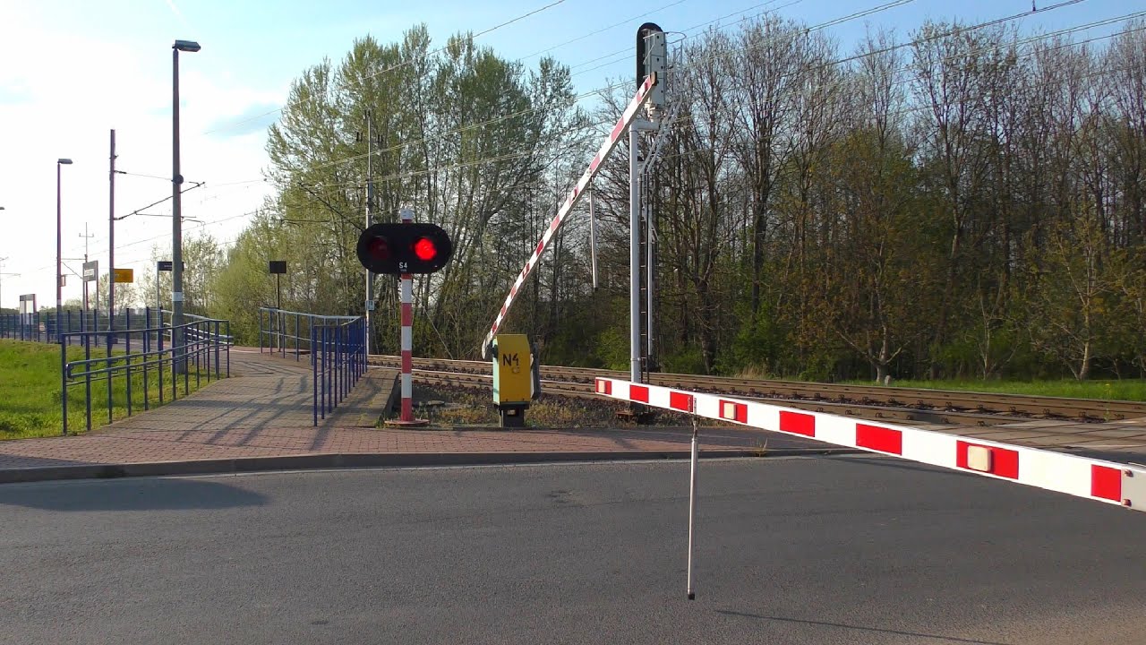 [4K] SSP Jezierzany | Polish railroad crossing
