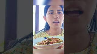 🤤နေပူပူမှာသရက်သီးသုပ်စားရှယ်ပဲ🤤စားကြပါအုန်း#mango #အိမ်ချက်nandar