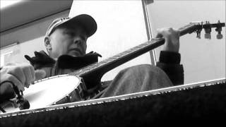 Dave Hum - Smoke Behind The Clouds chords