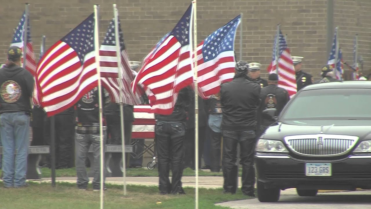 Funeral of Police Officer Killed In Line of Duty - YouTube