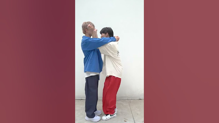想跟瑋瑋討抱抱，結果被直接公主抱走！😳 😳Counterattacked by brother!【黃氏兄弟】#shorts #shortsvideo #shortstw