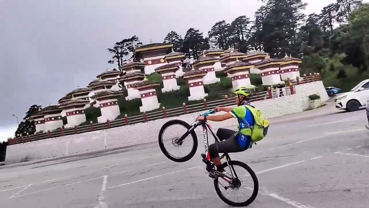 Ride to Dochula (Bhutan).