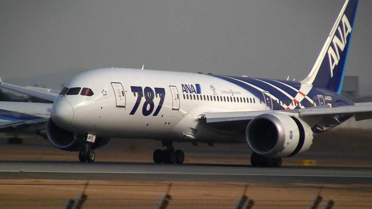 ANA Boeing 787-881 JA801A Landing & Take off at Osaka
