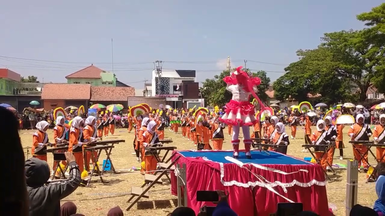 MI NU 01 Kaladawa-Talang-Tegal juara 1 Marching band memperingati HUT RI ke-78. Tonton yuk ...