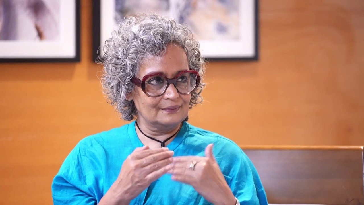 'ന്യൂക്ലിയർ ഹിന്ദുത്വ ​ഹെയ്റ്റ് പ്രോജക്ടിനെതിരെ മിണ്ടാതിരിക്കാൻ സാധ്യമല്ല' | Arundhati Roy