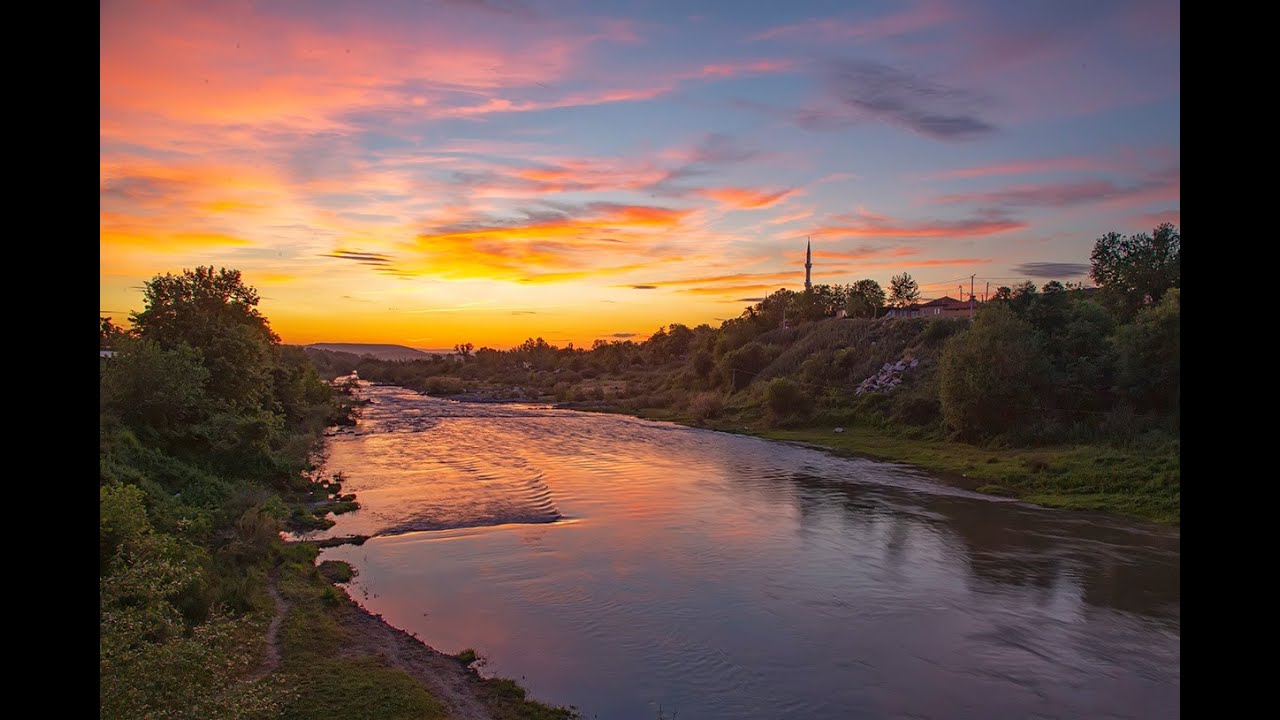 MELİK KÖY CAMİİ VE VİTRAYIN İHTİŞAMI