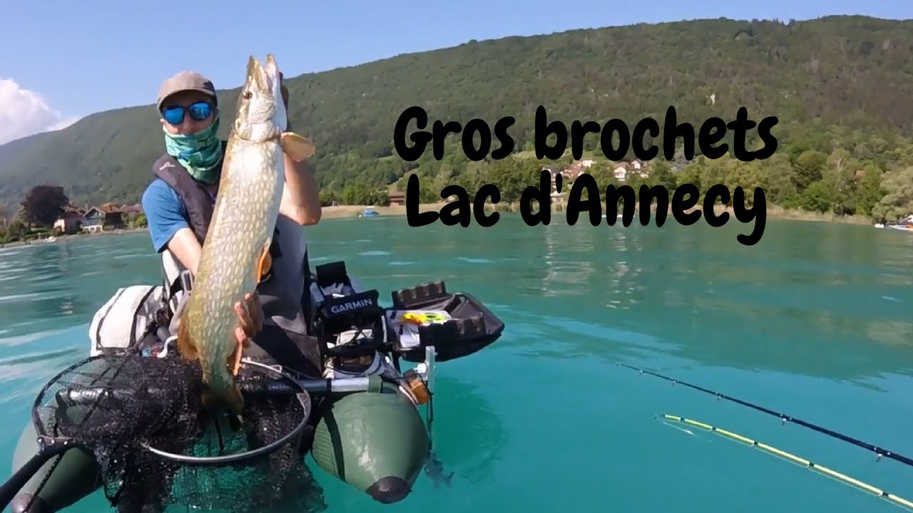 GROS BROCHETS en FLOAT tube sur le lac D'ANNECY Peche aux leurres