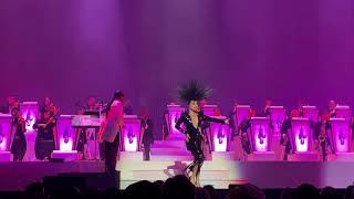 Lady Gaga - Love For Sale - Jazz and Piano Las Vegas 10/14/21 Resimi