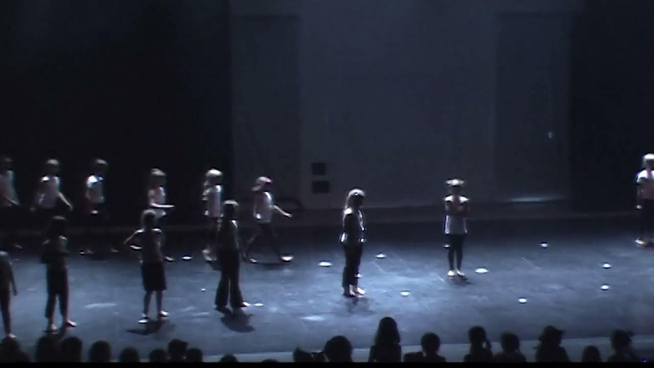 SPECTACLE / REPRÉSENTATION de Danse à l'Espace Montgolfier de Davézieux en Juin 2007