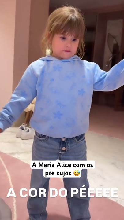 A Maria Alice com os pés sujos #virginiafonseca #shorts